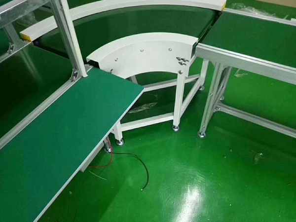 皮帶轉(zhuǎn)彎輸送設(shè)備