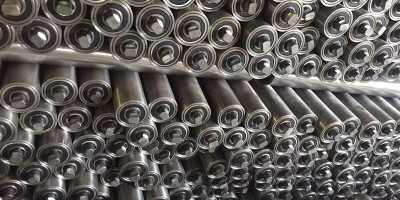 皮帶輸送機(jī)總是跑邊 無(wú)動(dòng)力滾筒可以幫忙