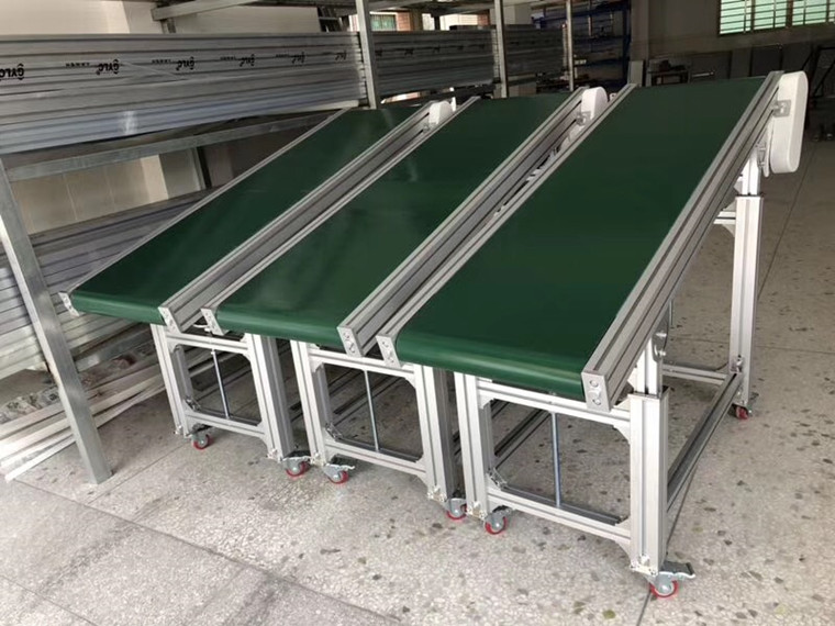 爬坡機(jī)輸送機(jī)