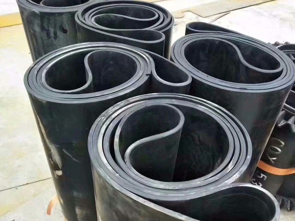 耐高溫橡膠輸送帶 生產(chǎn)輸送帶廠家 耐高溫橡膠輸送帶 生產(chǎn)輸送帶廠家
